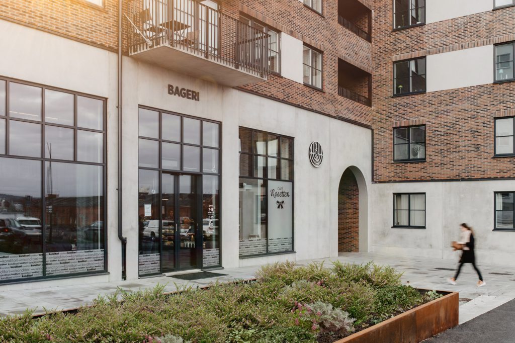 Kv 10 i Munksjöstaden – en byggnad med modern arkitektur som smälter samman med det bevarade arvet, inflyttning sommar/höst 2019.