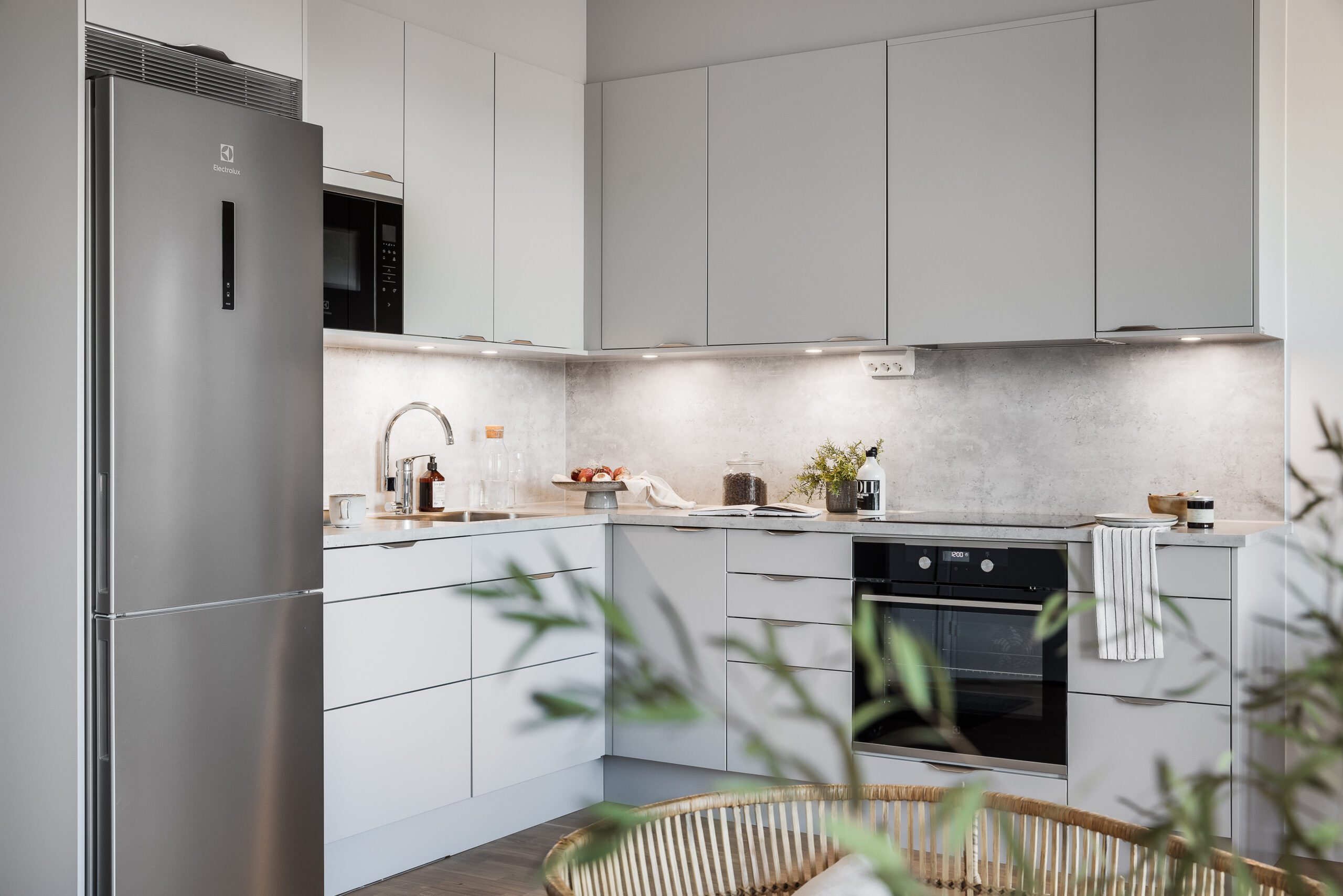 Lägenhet 2001, 2 rok, 50 kvm med balkong på våning 13.