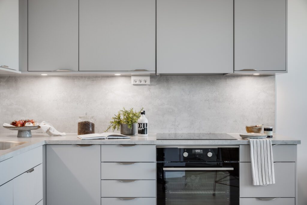 Atmosfär i Karlastaden – en ny stadsdel i Göteborg med 125 moderna bostäder och närhet till service, natur och kommunikation."