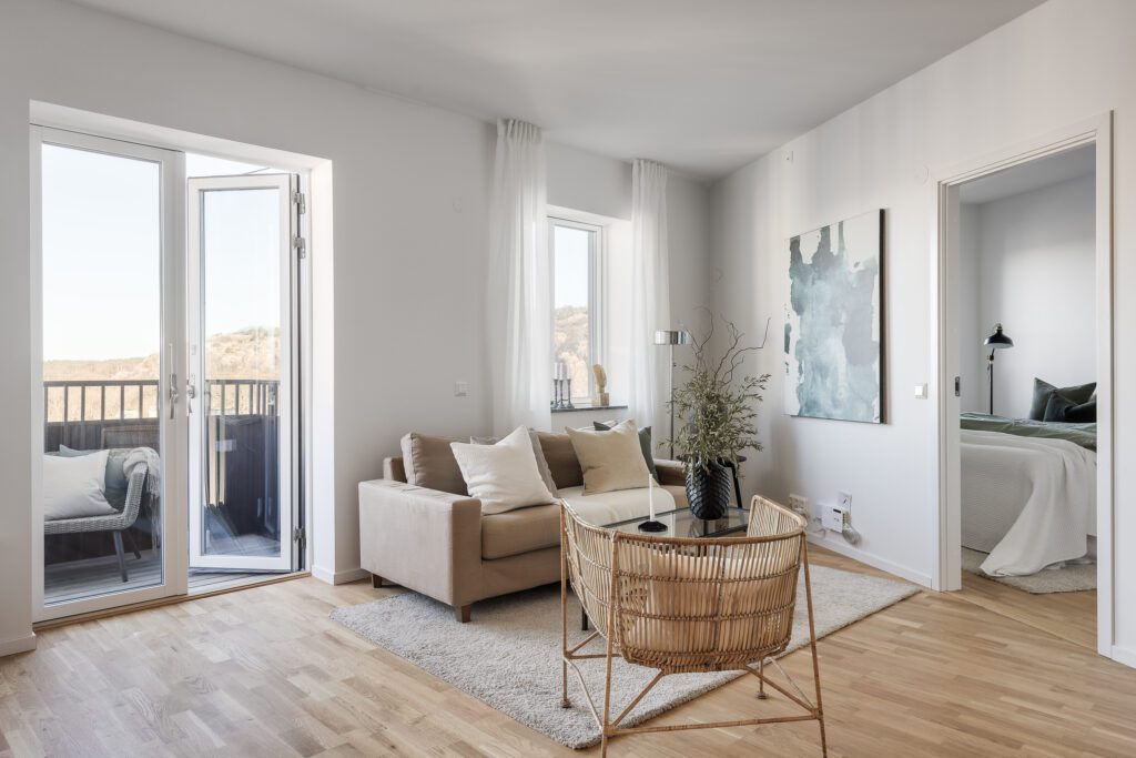 "Atmosfär i Karlastaden – en ny stadsdel i Göteborg med 125 moderna bostäder och närhet till service, natur och kommunikation."