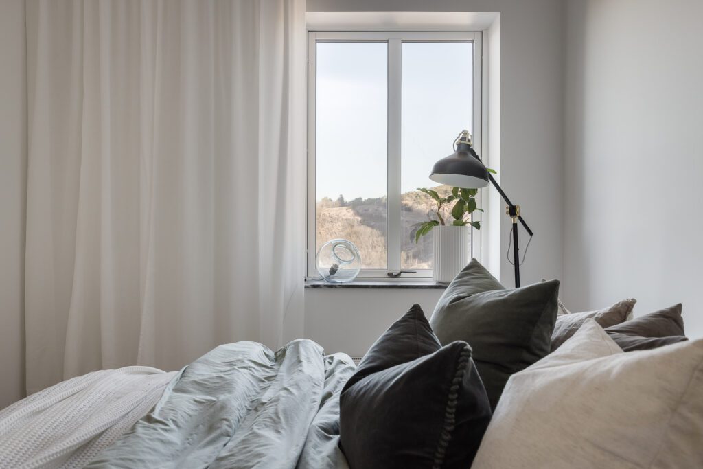"Atmosfär i Karlastaden – en ny stadsdel i Göteborg med 125 moderna bostäder och närhet till service, natur och kommunikation."