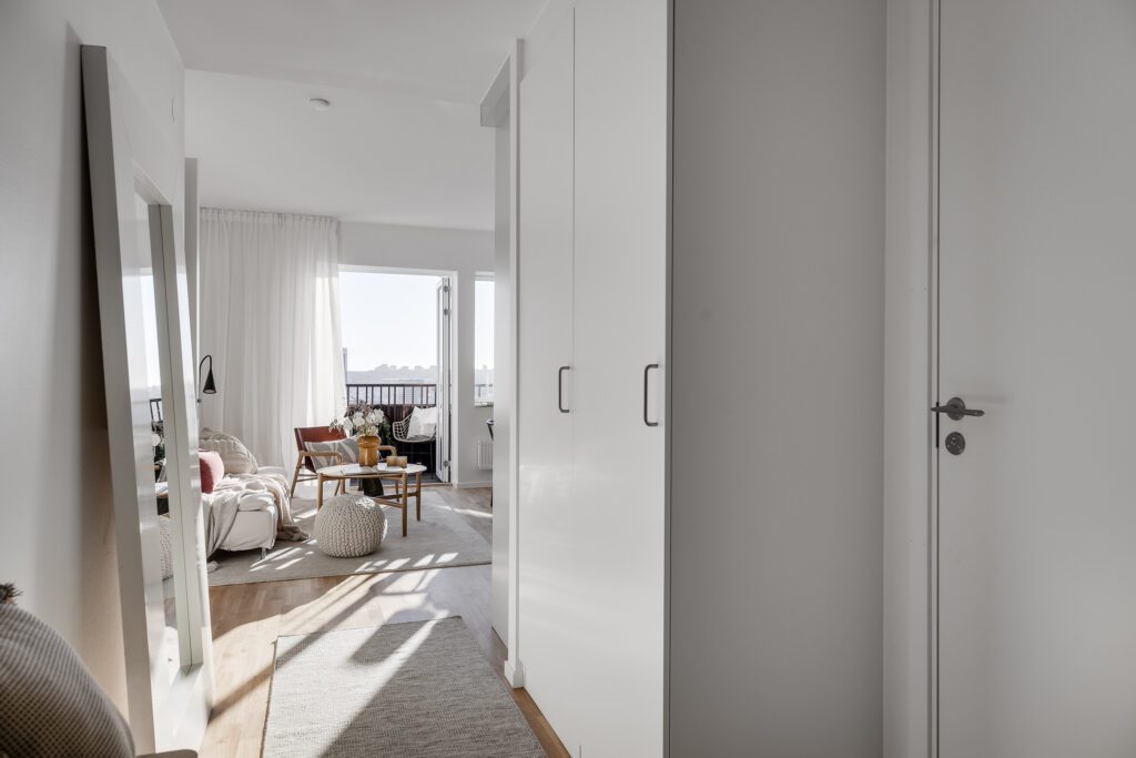 "Atmosfär i Karlastaden – en ny stadsdel i Göteborg med 125 moderna bostäder och närhet till service, natur och kommunikation."