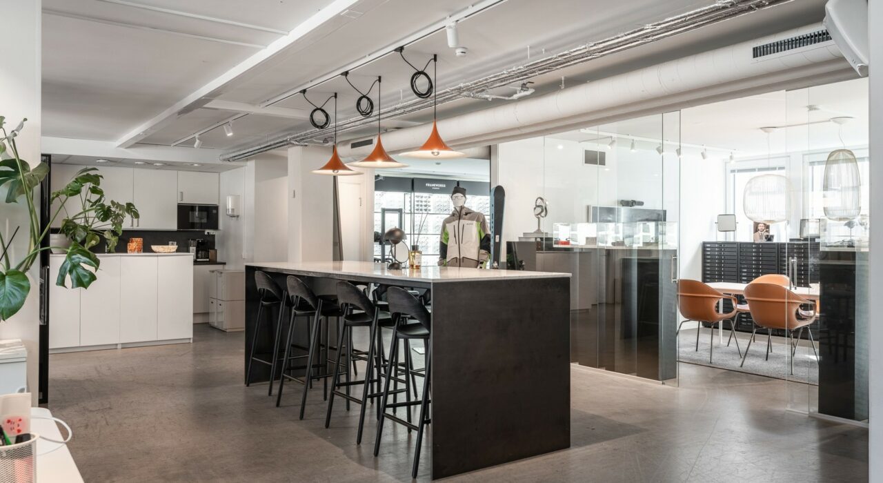 Västra Storgatan 12